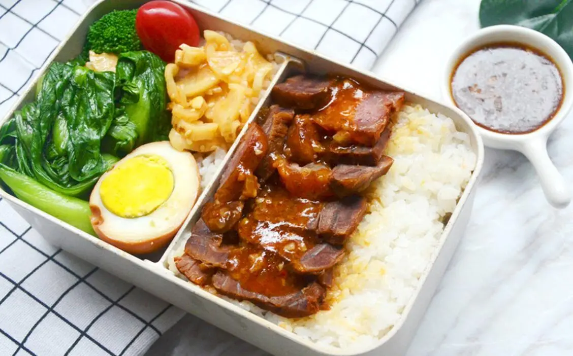 虾皮杭椒炒饭的做法步骤