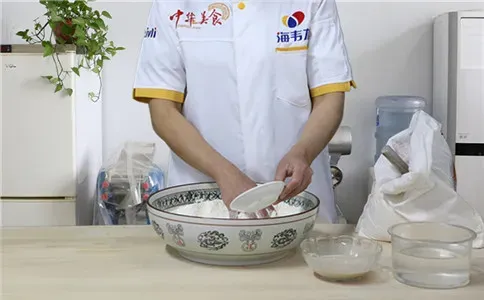 戗面馒头馒头泡打粉的用法简介,泡打粉的和面方法