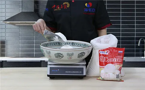 老面馒头馒头泡打粉的用法简介,称量面粉