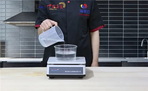 老面馒头馒头泡打粉的用法简介,称量水