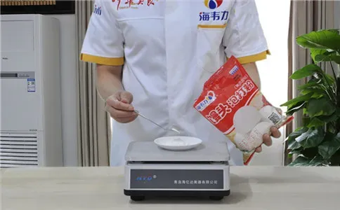 锅贴馒头馒头泡打粉的用法简介,称量泡打粉