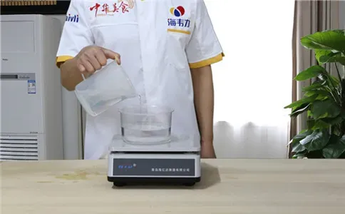 锅贴馒头馒头泡打粉的用法简介,称量水