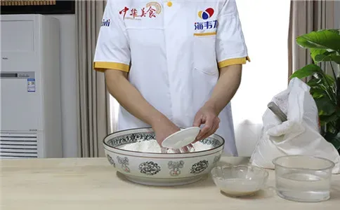 锅贴馒头馒头泡打粉的用法简介,泡打粉的和面方法