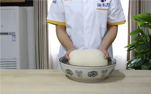 锅贴馒头馒头泡打粉的用法简介,锅贴馒头光滑面团
