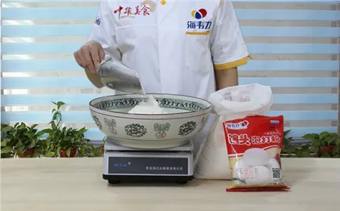 红糖馒头馒头泡打粉的用法简介,称量面粉