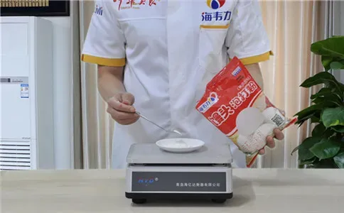 卡通造型馒头馒头泡打粉的用法简介,称量泡打粉