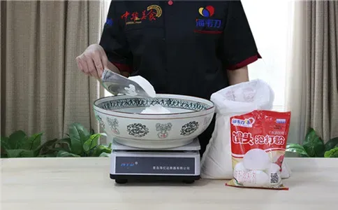 奶香小馒头馒头泡打粉的用法简介,称量面粉