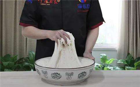手工馒头馒头泡打粉的用法简介,发酵好的手工馒头面团