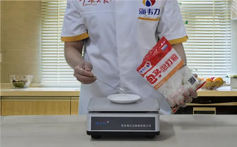 叉烧包包子泡打粉的用法简介,称量包子泡打粉