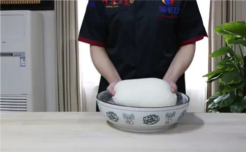 生煎包包子泡打粉的用法简介,生煎包和好的面团