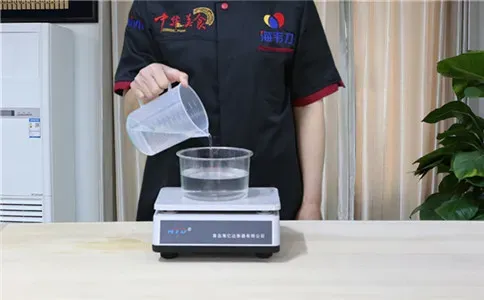 水煎包包子泡打粉的用法简介,称量水