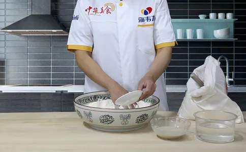白面发糕发酵泡打粉的用法简介,泡打粉的和面方法