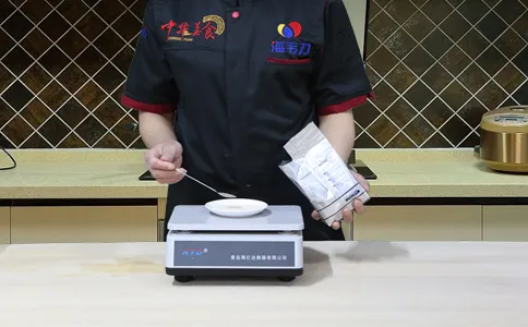 玉米面发糕发酵泡打粉的用法简介,称量酵母