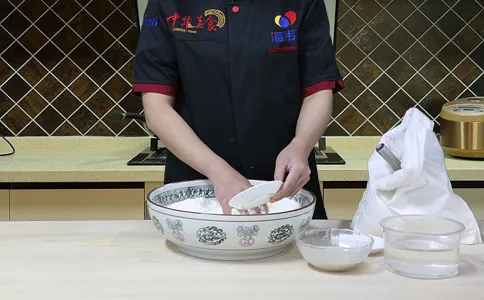 玉米面发糕发酵泡打粉的用法简介,泡打粉的和面方法