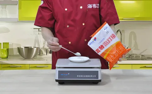 高粱面发糕发酵泡打粉的用法简介,称量泡打粉