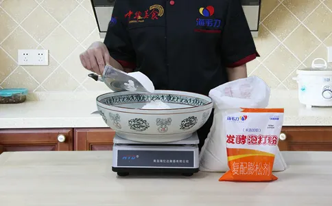 发面烤饼发酵泡打粉的用法简介,称量面粉