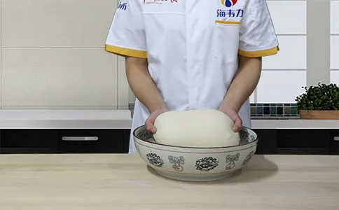 披萨面饼发酵泡打粉的用法简介,披萨面饼的和面