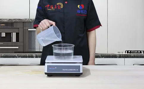 馕饼发酵泡打粉的用法简介,称量水