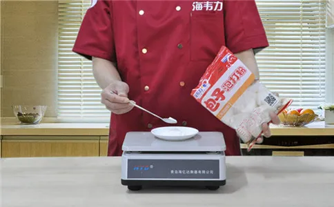 速冻包子包子泡打粉的用法简介,称量泡打粉