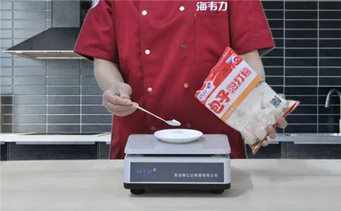 小笼包包子泡打粉的用法简介,称量包子泡打粉