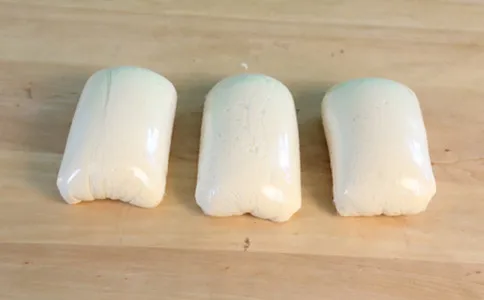 脆皮油条膨松剂的用法简介,醒发好的油条面团 脆皮油条膨松剂的用法简介,醒发好的油条面团