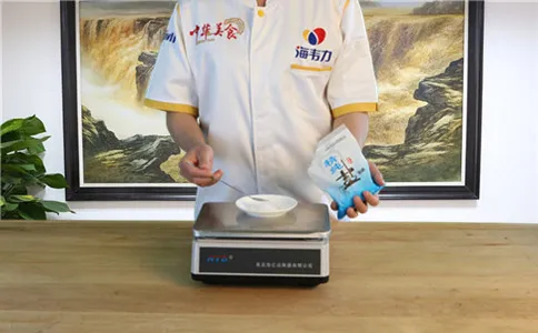热干面增筋剂的用法简介,称量食盐