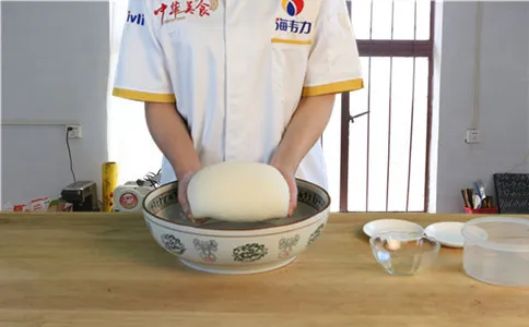 和成光滑的面团
