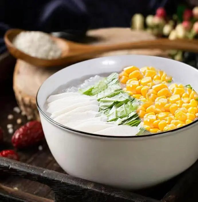 金针黄豆排骨汤的做法