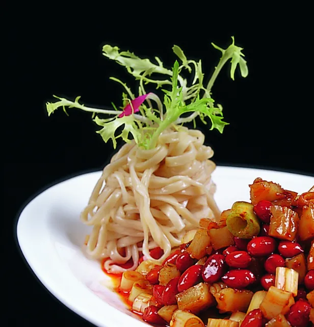 鲜菇鸡丝拌面