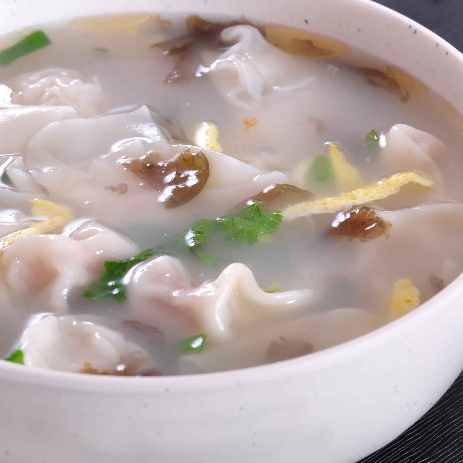 墨鱼猪肉馄饨的做法