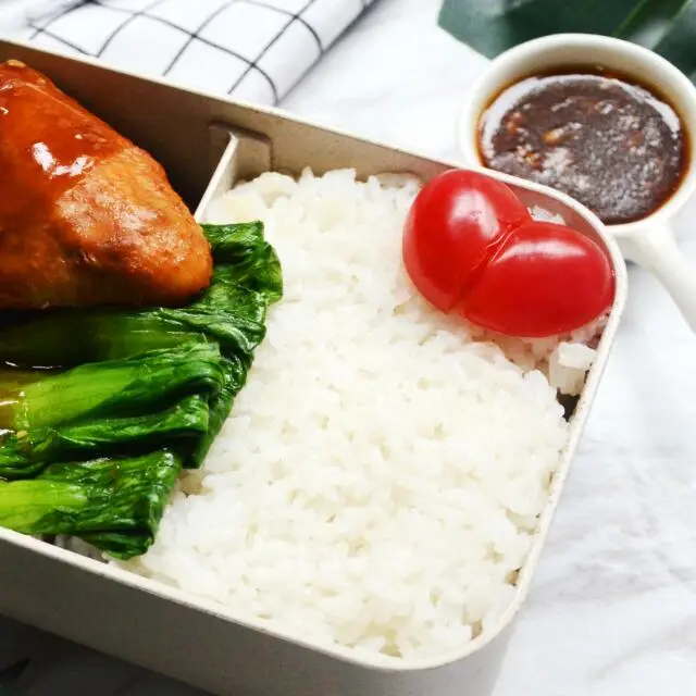 傣家糯米菠萝饭