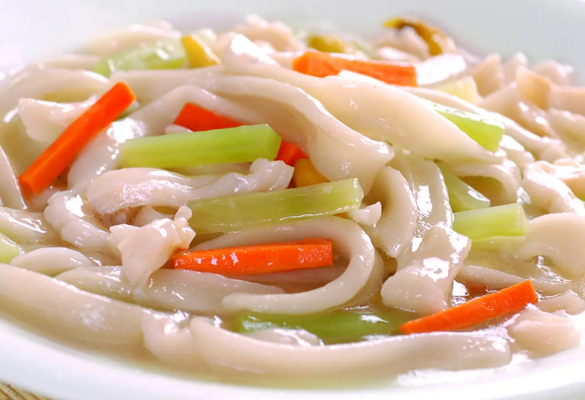 蛋包鸡丝炒面