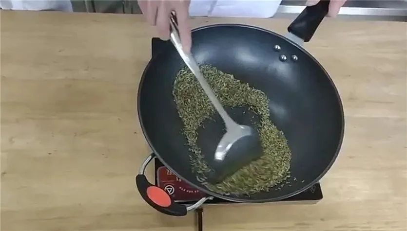 茴香炒制