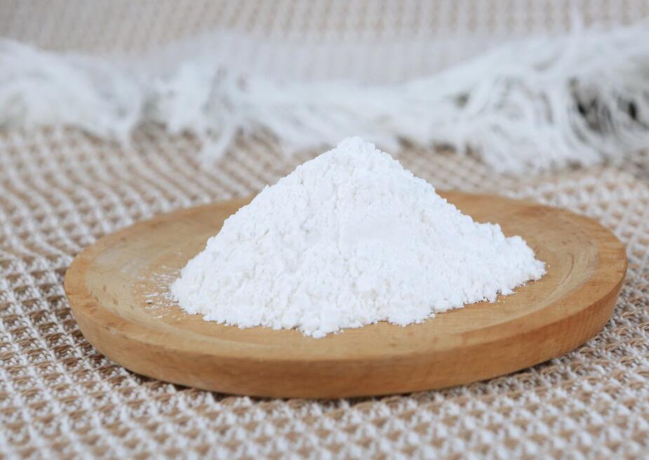 玉米淀粉混合而成的膨松剂,日常生活中,泡打粉也被叫做发酵粉,发泡粉