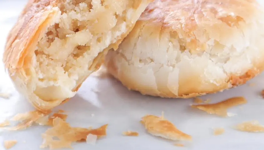 豆沙蛋黄酥的做法