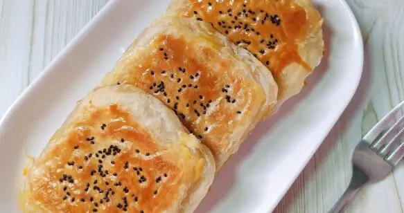 皮蛋酥的做法步骤