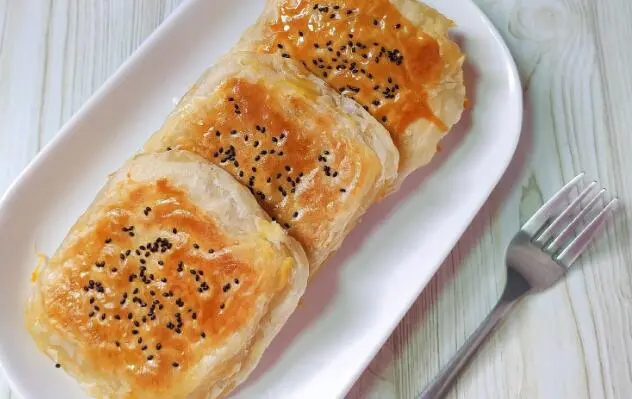 皮蛋酥的做法步骤