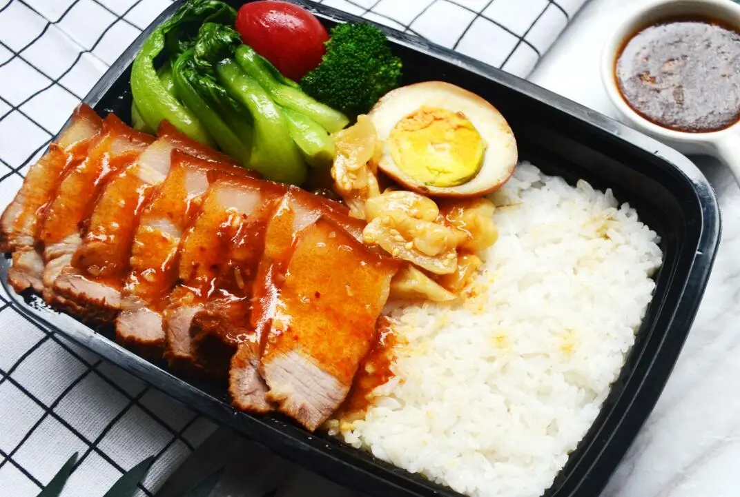 咸鱼豆芽炒饭的做法步骤