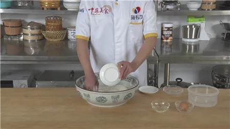 添加膨松剂茴香