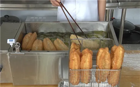 酥脆油条膨松剂的用法,炸制油条