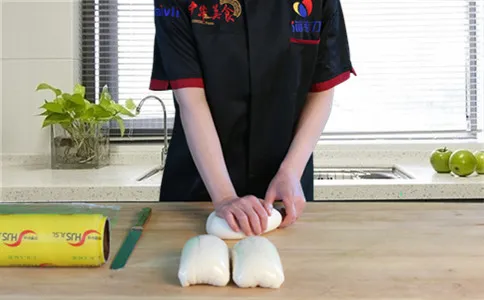 无铝酥脆油条蓬松,分割面团