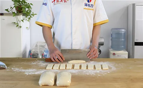 酥脆油条膨松剂怎么用,刀背压片