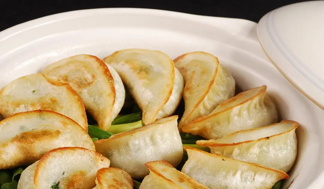 羊肉胡萝卜锅贴的做法步骤