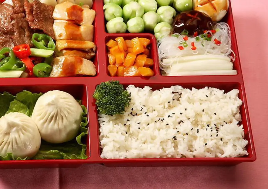 北菇滑鸡煲仔饭的做法步骤