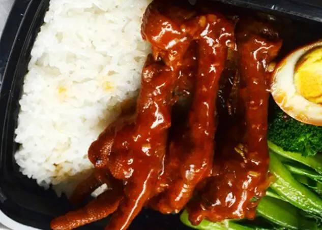 西蓝花肉丁饭的做法步骤