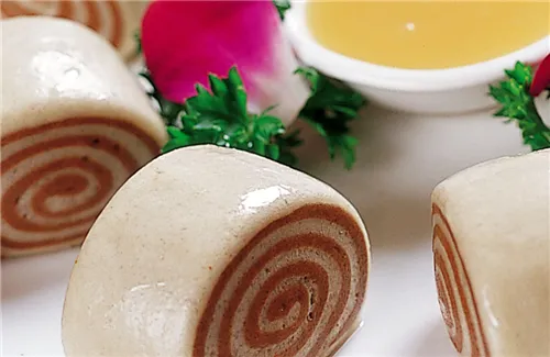 蝴蝶花卷的做法步骤