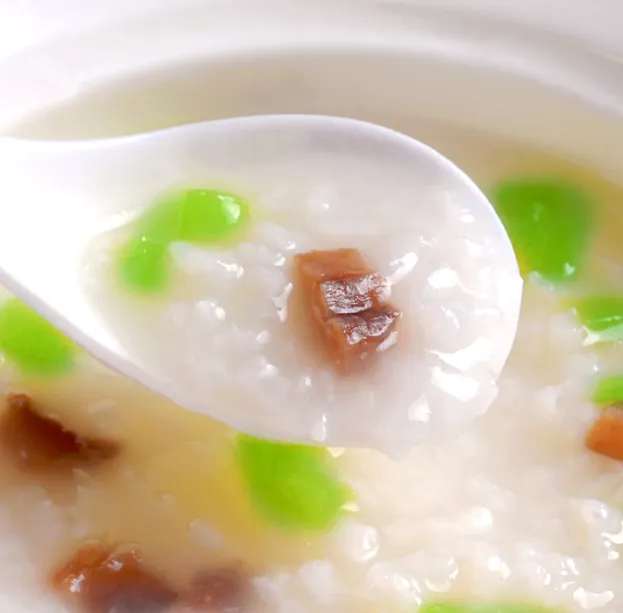 黑木耳芹菜粥的做法步骤