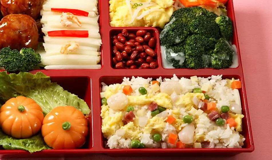 广式腊味煲仔饭