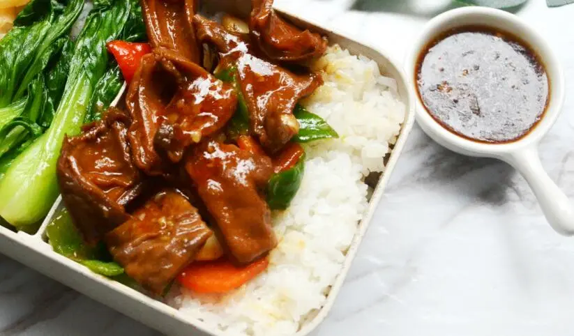 豇豆双椒酱油炒饭