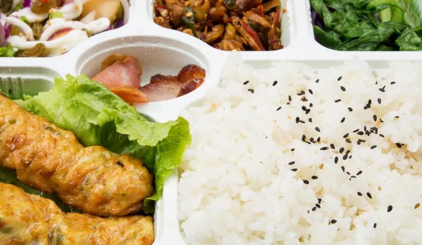 酸菜粉丝盖浇饭